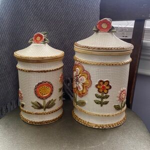 Vintage cookie jars.